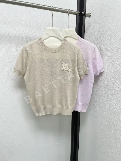 버버리 크루넥 반팔 티셔츠 103070