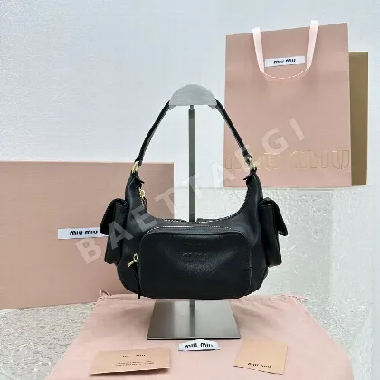 미우미우 라이브 램 언더암 가방 68058