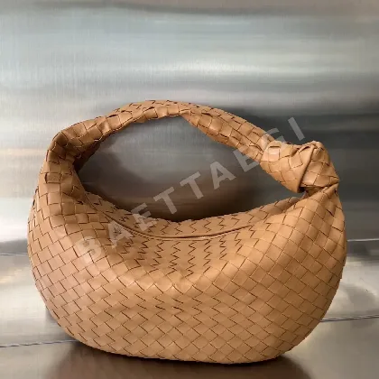 보테가베네타 조디 램스킨 라지 토트백 116841