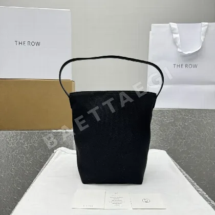 더로우 블랙 캔버스 버킷백 133387
