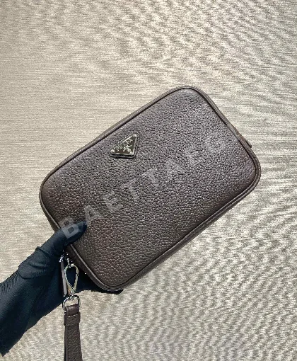 프라다 소가죽 클러치백 2VF017 67158