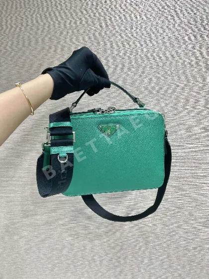 프라다 사피아노 가죽 브릭 핸드백 2VH069 122458