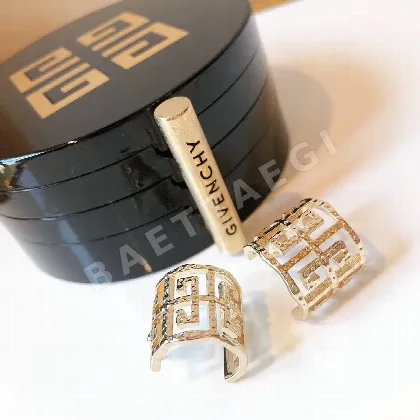 지방시 로고 후프 귀걸이 70574