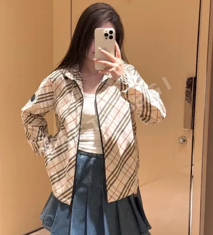 버버리 체크 패턴 경량 나일론 후드 자켓 103219