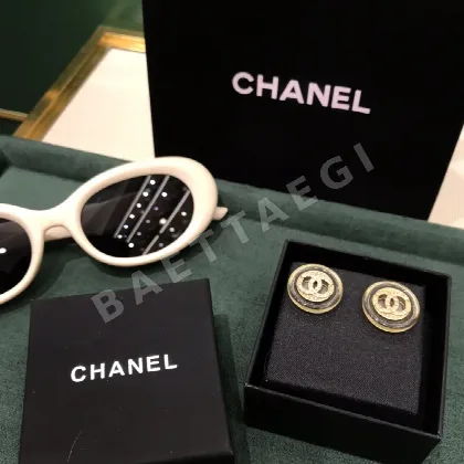 샤넬 라운드 귀걸이 69211