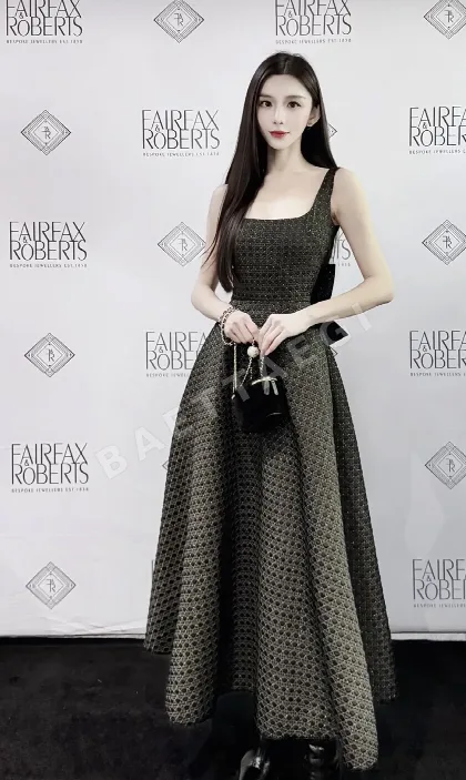 디올 블랙 골드 나비 매듭 홀터넥 원피스 96456