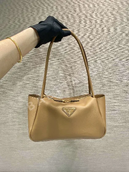 프라다 송아지가죽 숄더백 1BA444 67383