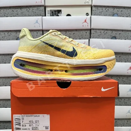 나이키 [5A] 보메로 프리미엄 옐로우 HQ2050-701 201637 Nike Vomero Premium Alabaster