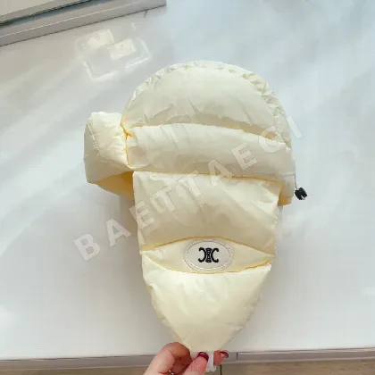 셀린느 다운 충전 가벼운 보온 모자 83598