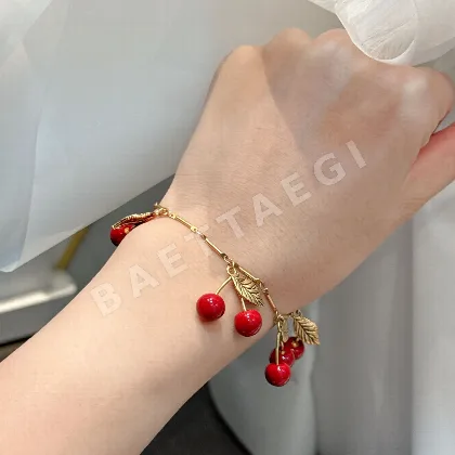 생로랑 금속 소재 팔찌 65377