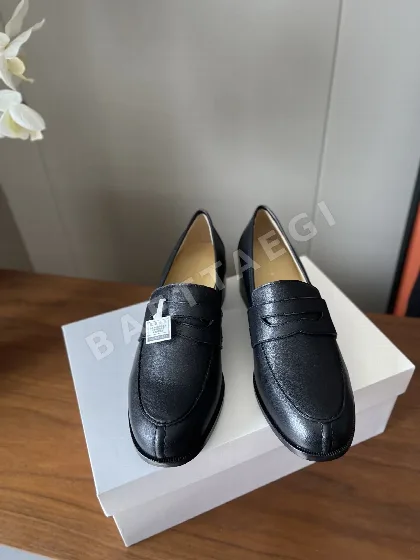 더로우 신발 75311