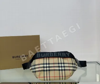 버버리 나일론 힙색 가방 39909