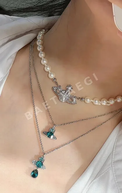 비비안웨스트우드 젬스톤 장식 목걸이 124990