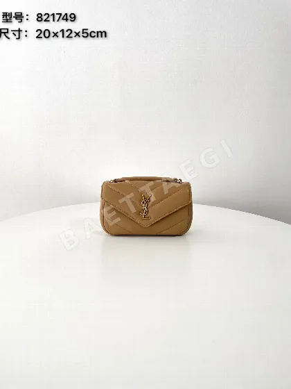 생로랑 루루 뉴 미니 나파 가죽 핸드백 821749