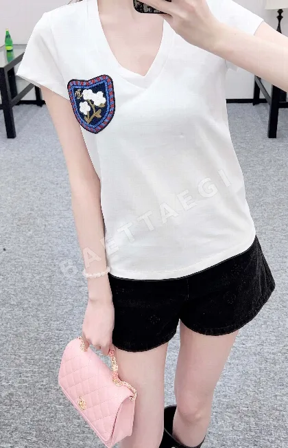 샤넬 까멜리아 로고 자수 반팔 티셔츠 6053