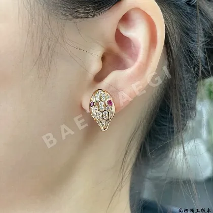 불가리 스네이크 레드 다이아몬드 귀걸이 133317