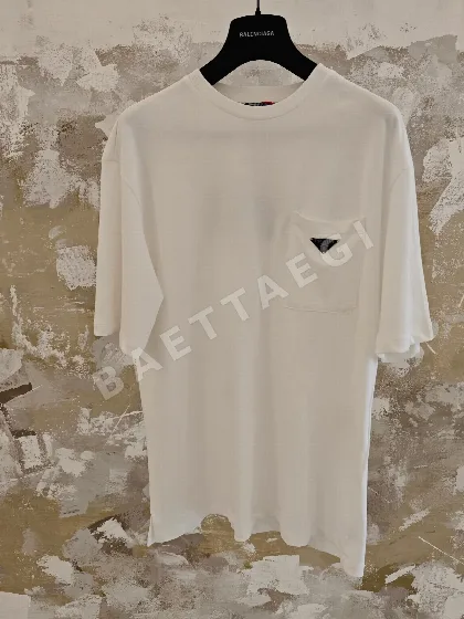 프라다 포켓 삼각 로고 남성 반팔 티셔츠 50829