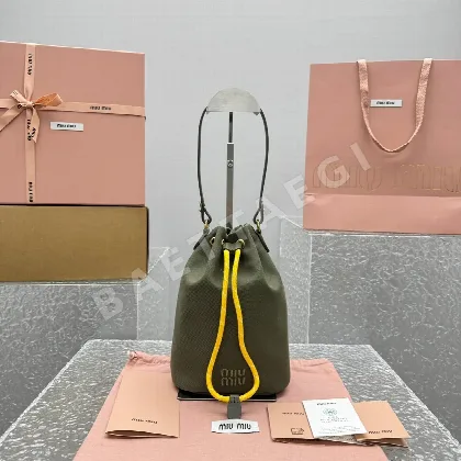 미우미우 투톤 버킷백 68340