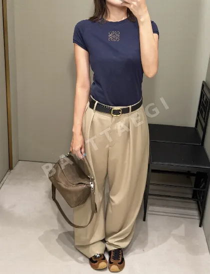 로에베 자수 로고 래글런 반팔 티셔츠 97757