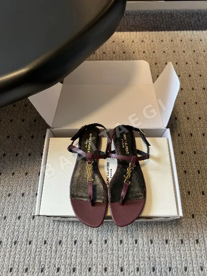 생로랑 YSL 버클 플립플랍 샌들 75010