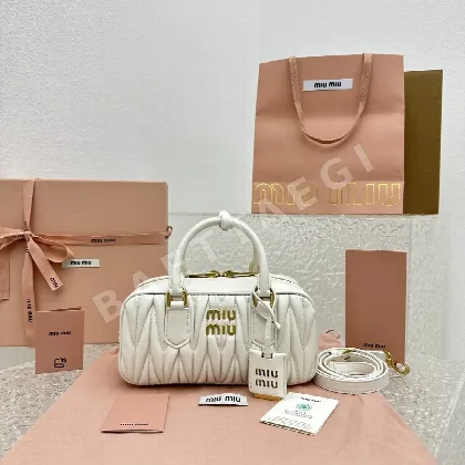미우미우 가방 68043