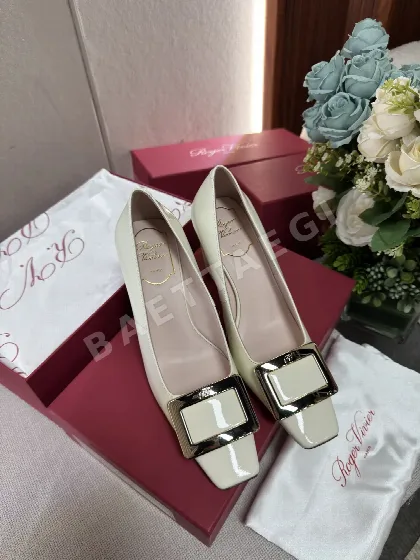 로저비비에 스퀘어 버클 스퀘어 힐 여성 신발 89099