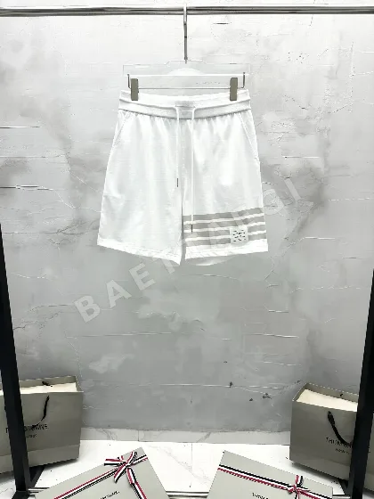 톰브라운 4바 스트라이프 남성 면 반바지 130384
