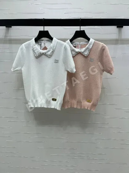 미우미우 라인스톤 카라 니트 반팔 탑 52523