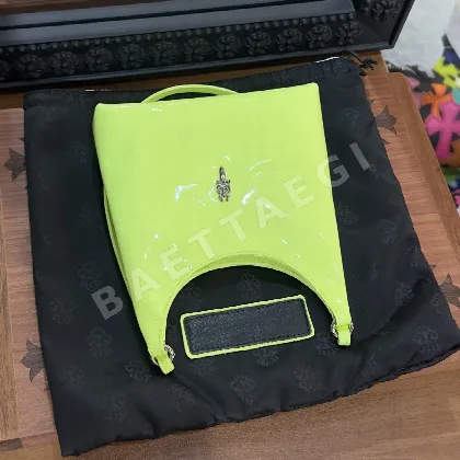 크롬하츠 애플그린 페이턴트 비브 숄더백 117385
