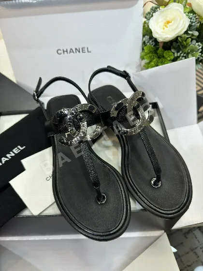 샤넬 엑스퀴짓 글라스 젬 플립플롭 94272
