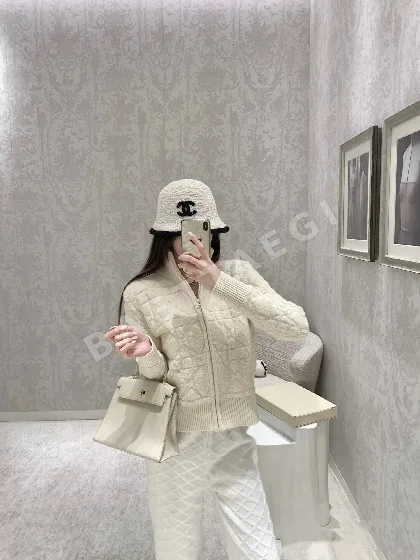 디올 자수 벌 레터 패턴 여성 가디건 146592
