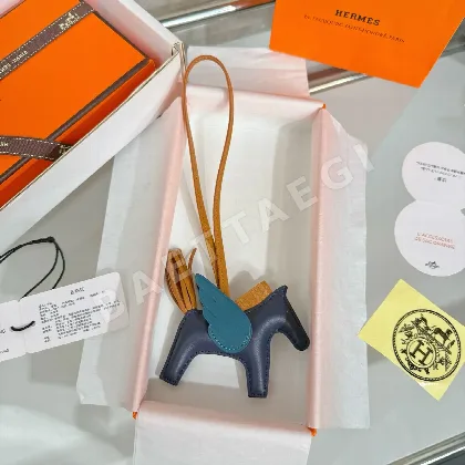에르메스 페가수스 램스킨 키링 124349
