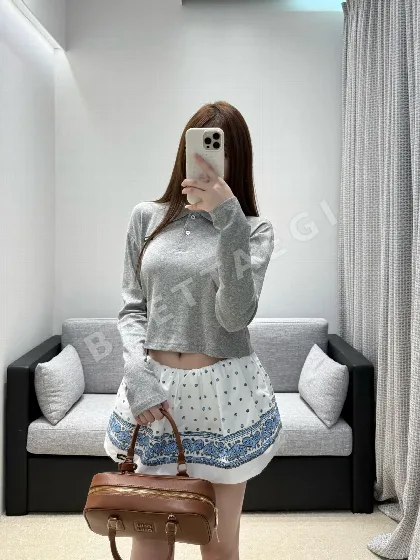 미우미우 크롭 반팔 릴렉스 폴로 탑 131592