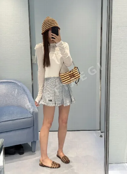 미우미우 체크 미디 스커트 101594