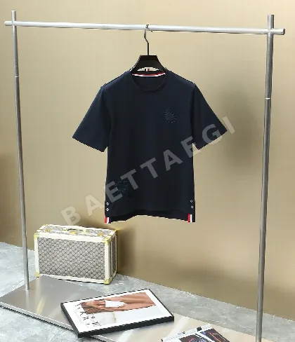 톰브라운 페이즐리 자수 남성 반팔 티셔츠 50551