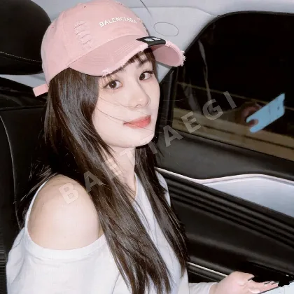 발렌시아가 더블 B 코튼 야구모자 186053