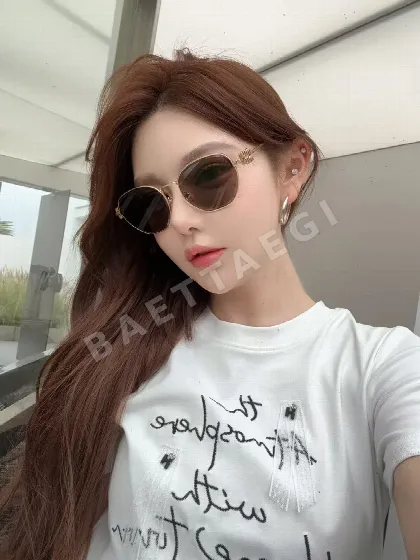 미우미우 MU56 ZS 선글라스 73244