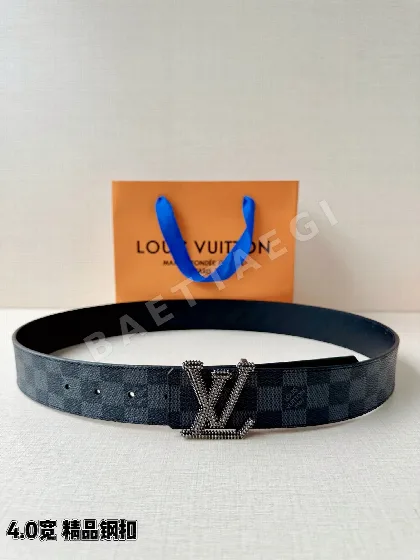 루이비통 LV 이니셜 스터드 리버시블 가죽 벨트 57706