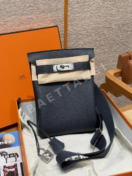 에르메스 핵 아 도 토고 가죽 백팩 미드나잇 블루 가방 166687