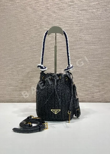 프라다 라피아 짜임 버킷백 1BE068