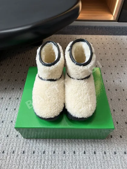 보테가베네타 플러시 숏 스노우 부츠 9879