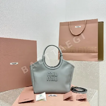 미우미우 아이비 스티치 스몰 가죽 숄더백 68153