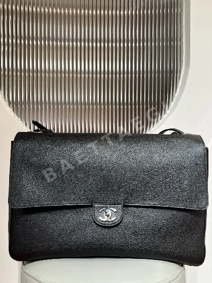 샤넬 지존 맥시 플랩 백(Grained Calfskin, AS6233 135304