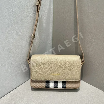 버버리 체크 크로스바디 가방 40065