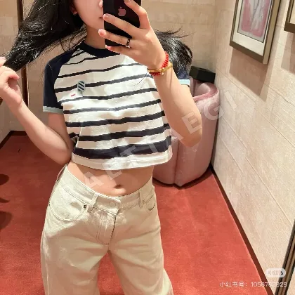 펜디 여성 크롭 반팔 티셔츠 97751