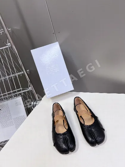 마르지엘라 타비 스플릿 토 신발 9215