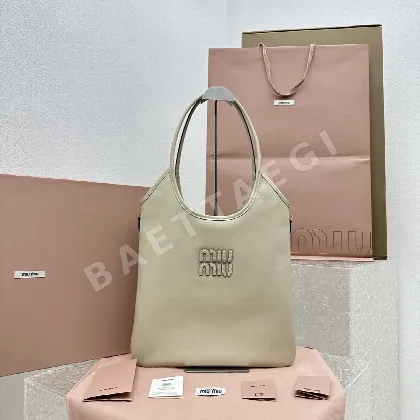 미우미우 가방 68068
