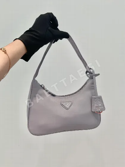 프라다 등자주 호보 숄더백 1NE515