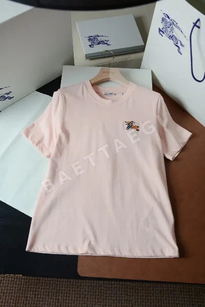 버버리 여성 크루넥 코튼 반팔 티셔츠 136783