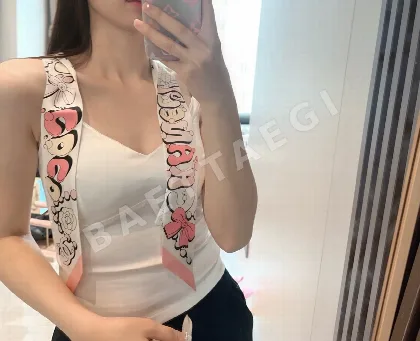 샤넬 만화풍 레터 실크 트윌리 스카프 146396